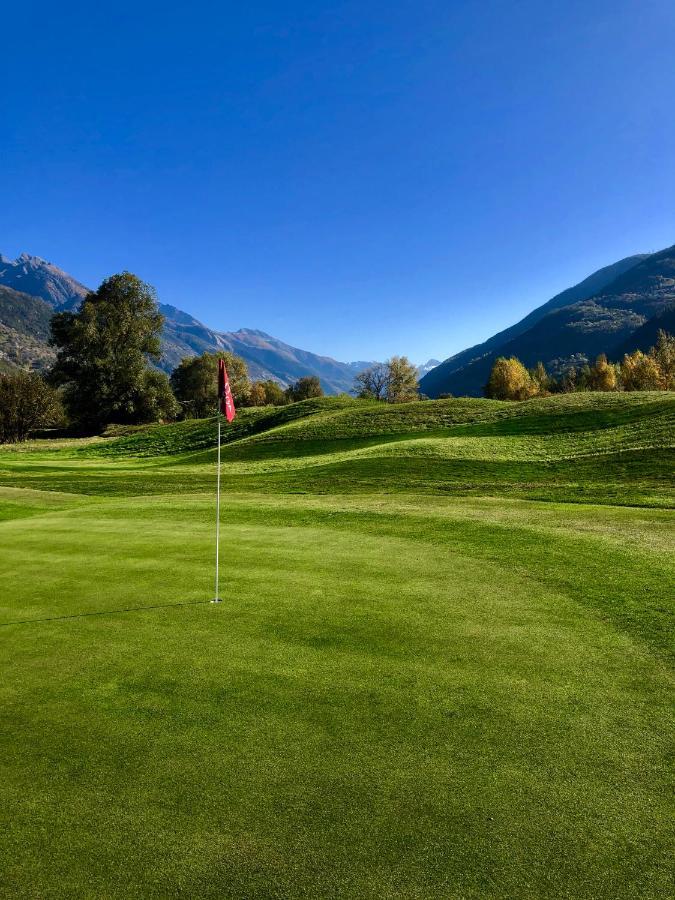 Links Leuk Golfresort Екстериор снимка